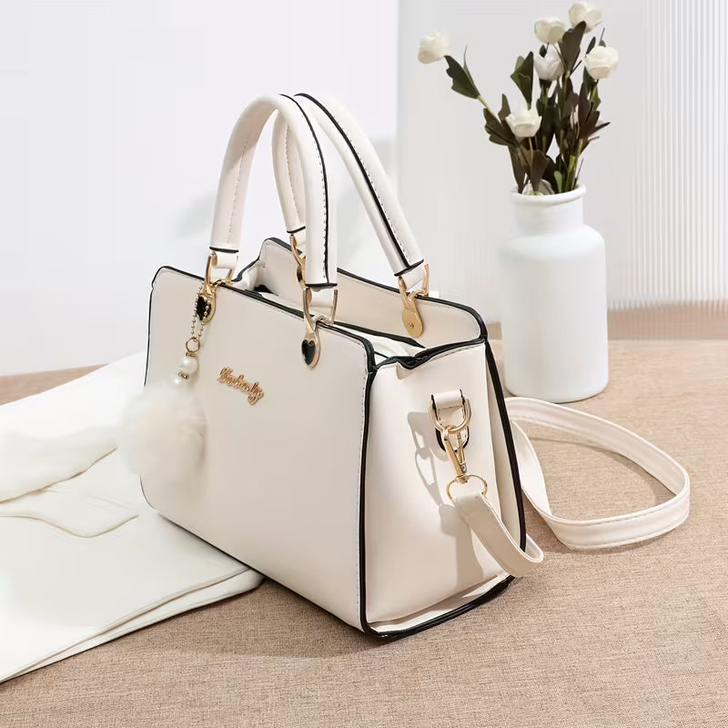 Sanika - Borsa Con Ciondolo a Pompon e Tracolla