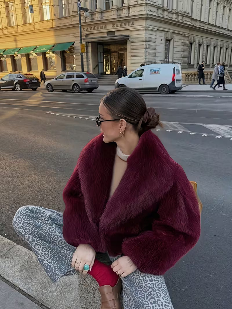 Jorida - Giacca Corta Oversize Con Revers in Pelliccia Sintetica