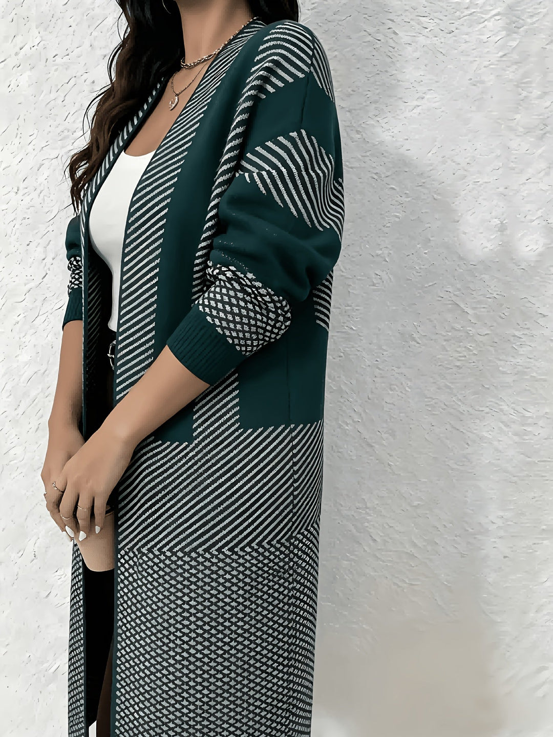 Zhamilya - Cardigan Con Davanti Aperto in Maglia Geometrica a Filetti Lunghi