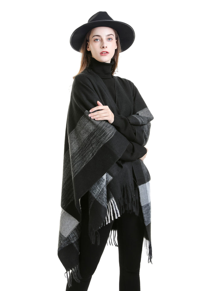 Kyrine - Poncho Scialle Con Frange E Motivo Geometrico