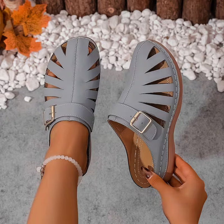 Alvena - Sandali Piatti Con Punta Chiusa Cut out e Fibbia