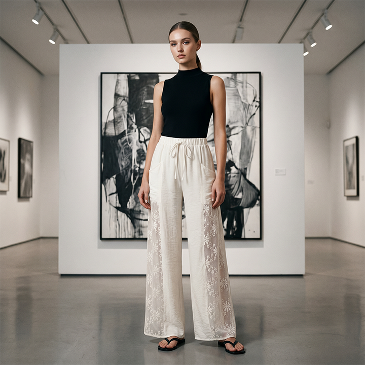 Qerina - Pantaloni Con Delicati Inserti in Pizzo Floreale