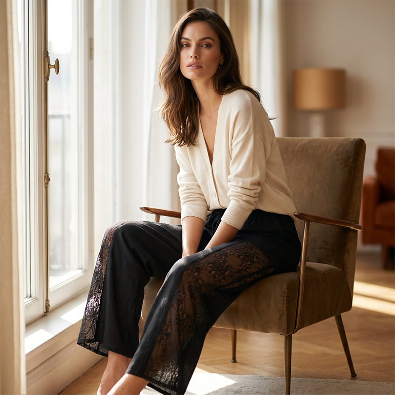 Qerina - Pantaloni Con Delicati Inserti in Pizzo Floreale